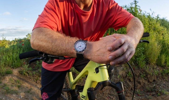 Obrazek SWATCH THE PILGRIM - TREAD ON IT