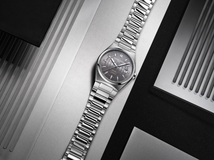 Obrazek Frederique Constant Highlife Automatic COSC