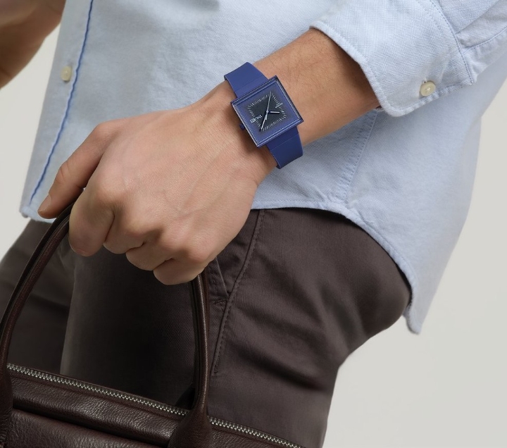 Obrazek SWATCH SQUARELY BLACKLIGHT