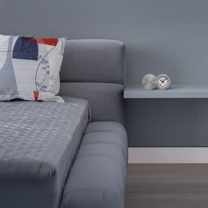 Obrazek MONDAINE Travel Alarm Clock