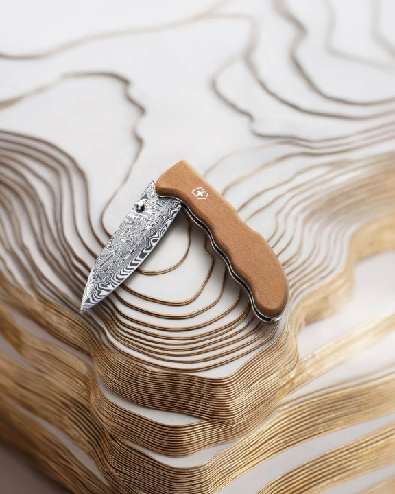 Obrazek Nóż Victorinox Evoke Wood Damast Limitowana Edycja 2026