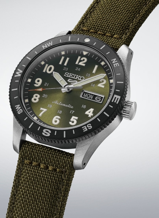Obrazek Seiko 5 Sports Field Style