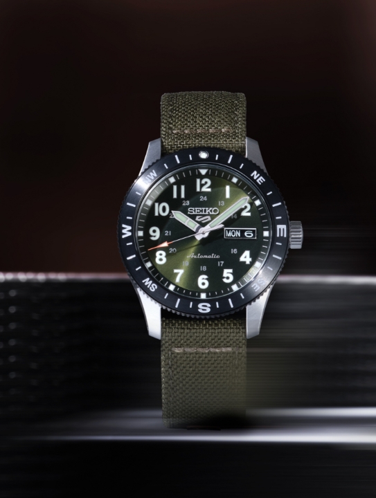 Obrazek Seiko 5 Sports Field Style