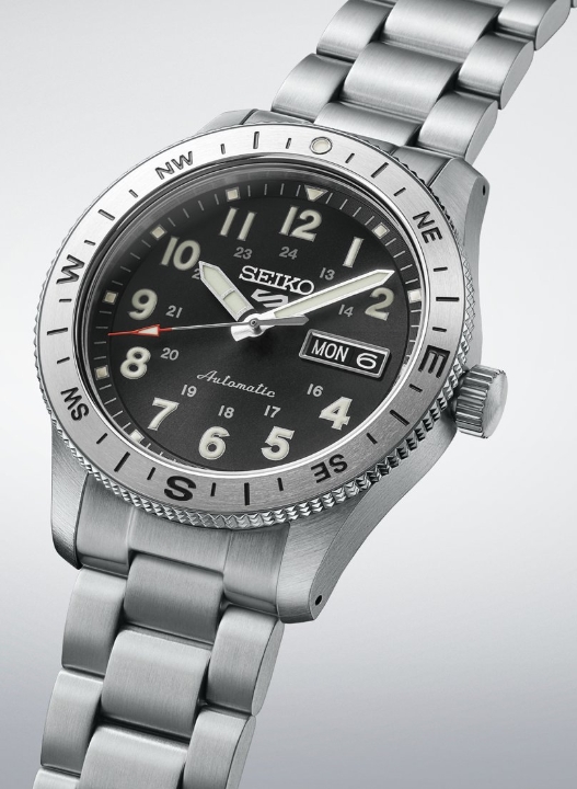 Obrazek Seiko 5 Sports Field Style