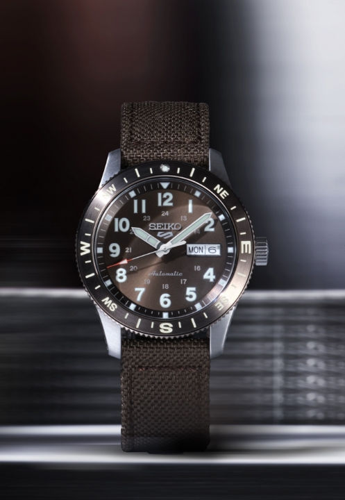 Obrazek Seiko 5 Sports Field Style