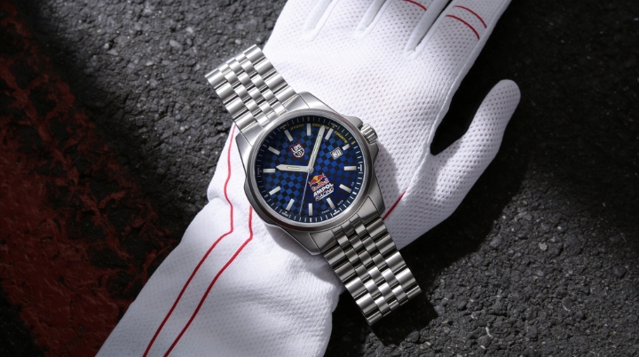 Obrazek Luminox Sport Timer 2520 Series Red Bull AMPOL Racing Limited Edition