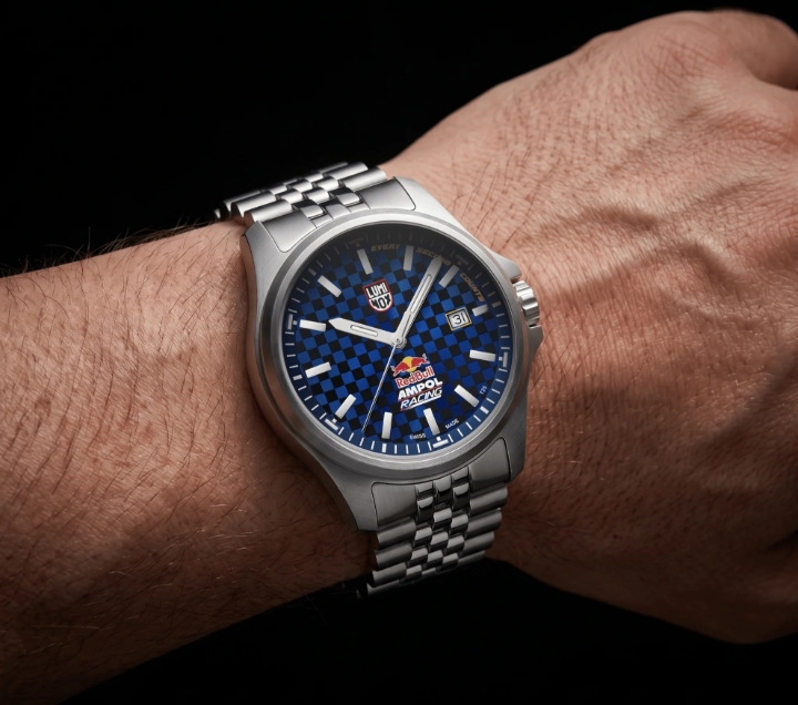 Obrazek Luminox Sport Timer 2520 Series Red Bull AMPOL Racing Limited Edition