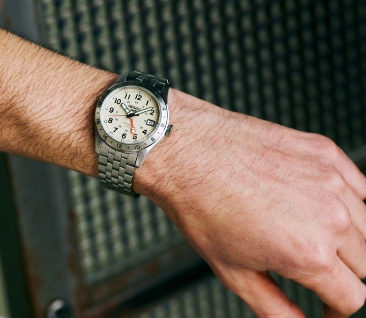 Obrazek Seiko 5 Sports Field GMT