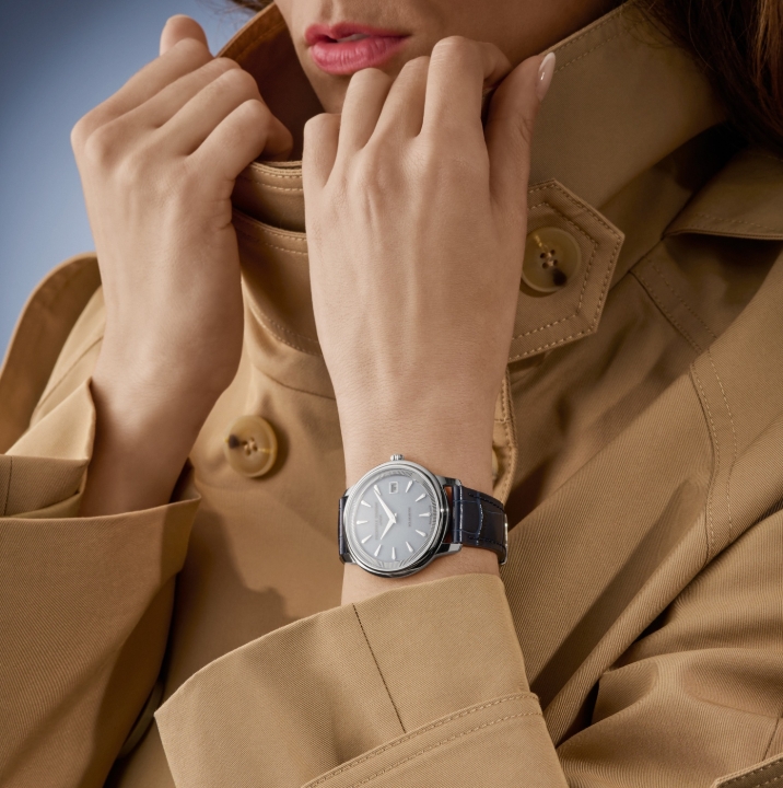 Obrazek FREDERIQUE CONSTANT Classics Moneta Solarmetre