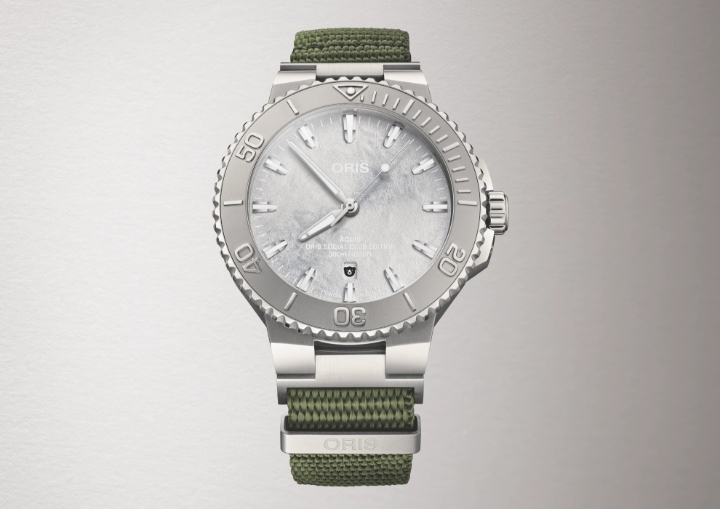 Obrazek Oris Aquis Date Oris Social Club Edition II