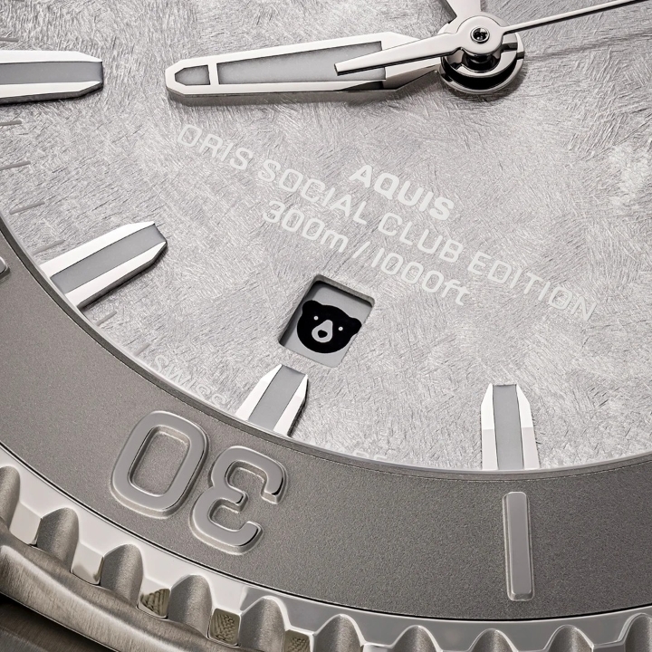 Obrazek Oris Aquis Date Oris Social Club Edition II