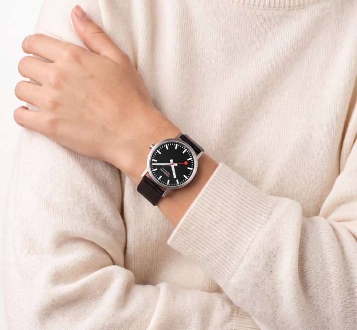 Mondaine Classic