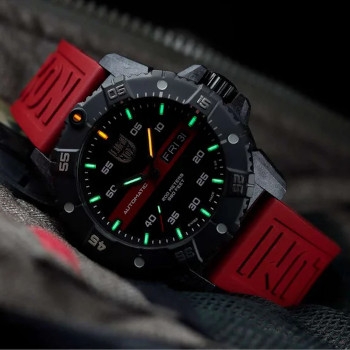 Luminox